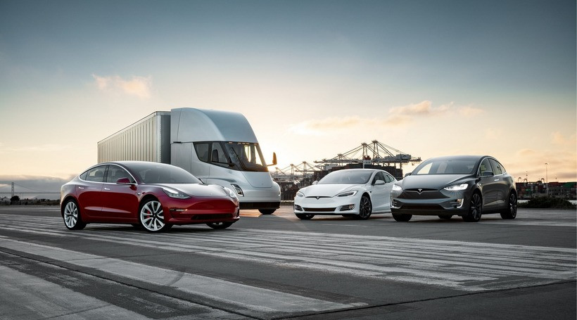 Для тих, хто не знав: що означають назви моделей Tesla