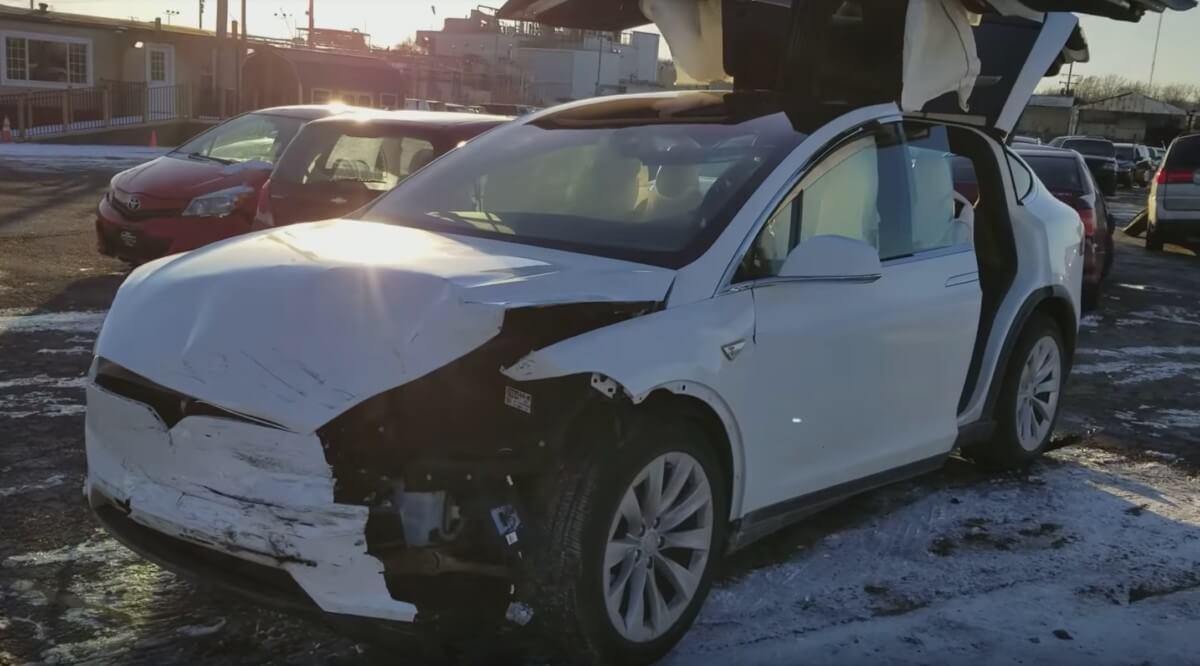 Tesla Model X підтвердив високий рівень безпеки в серйозній ДТП
