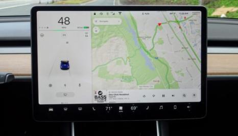 Тест-драйв Tesla Model 3 від авторитетного видання