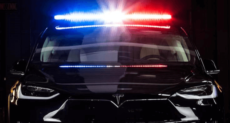 Прототип поліцейської машини на базі Tesla Model X