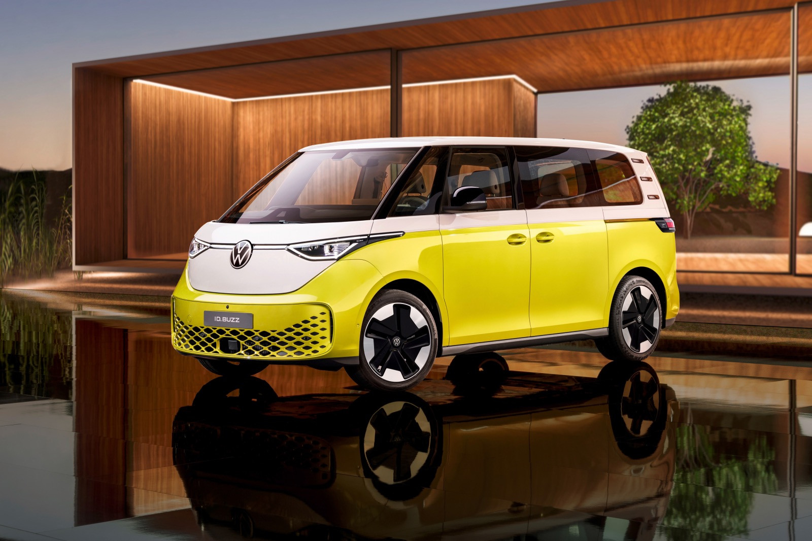 Представлені електричні мінівен та фургон VW ID. Buzz. Це батарейні аналоги Transporter та Multivan