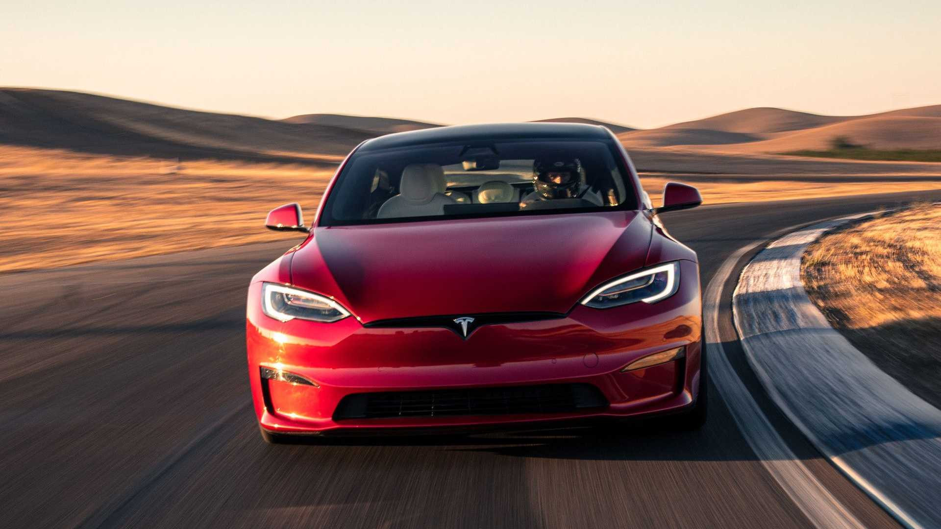 Максимальну швидкість Tesla Model S Plaid довели до 350 км/год