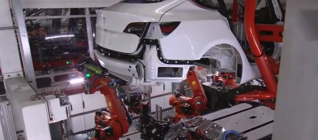 Tesla Model 3: без участі людини у виробництві не обійдеться