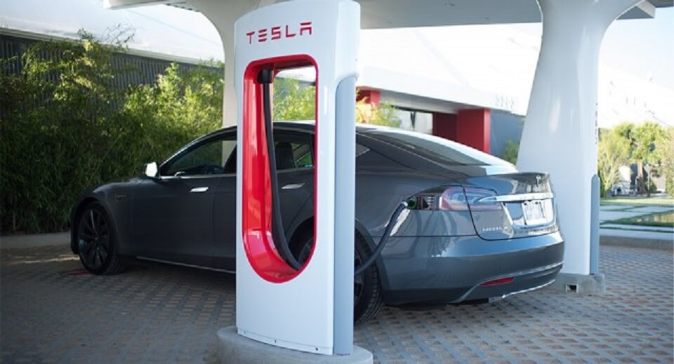 TESLA ПЛАНУЄ ВІДКРИТИ В УКРАЇНІ ЗАПРАВКИ SUPERCHARGER