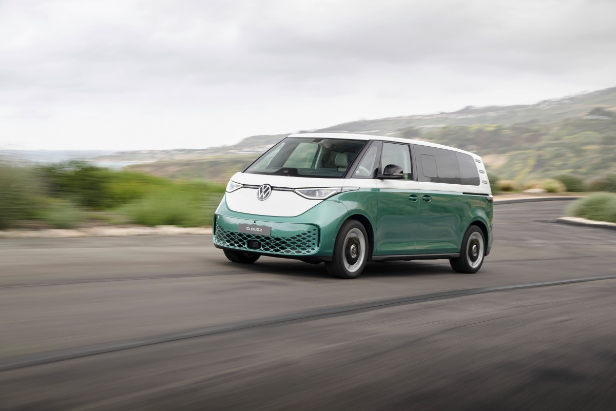 Представлено довгий VW ID.Buzz LWB: салон на сімох, потужний мотор та більша батарея