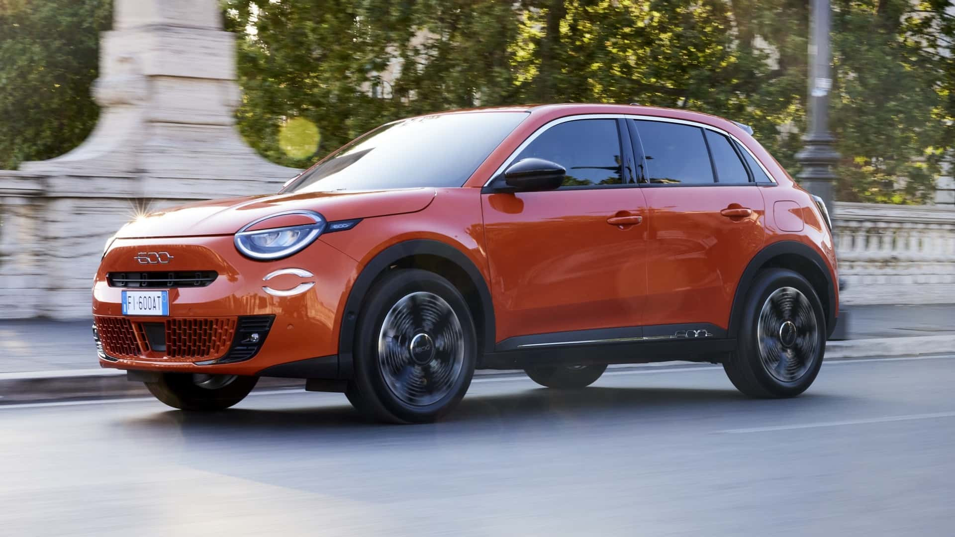 Представлено електрокросовер Fiat 600e: 156 сил, батарея на 400 км та ціна від 36 тисяч євро