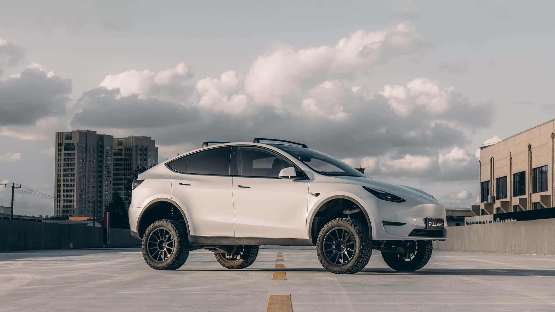Для Tesla Model 3 та Model Y розробили ліфт підвіски на 127 мм