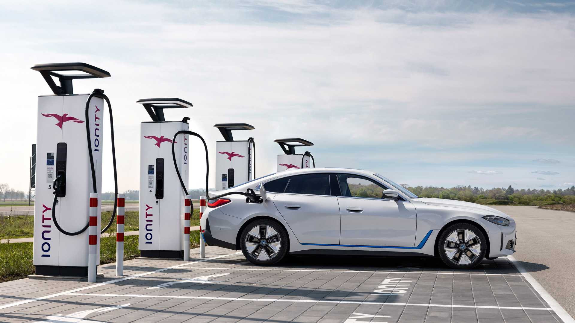 Рейтинг задоволеності серед електромобілів очолили BMW та MINI
