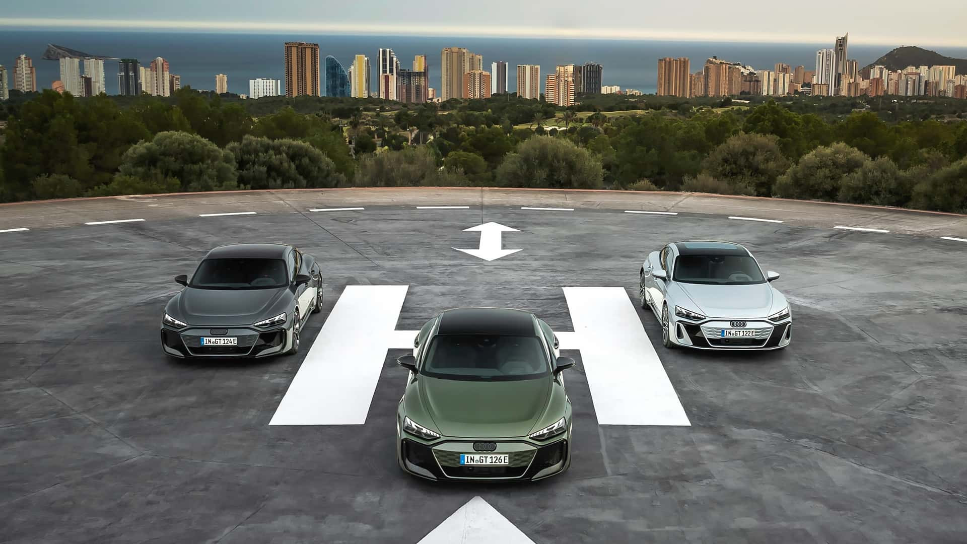 Оновлено електроседан Audi e-tron GT: більше потужності та запасу ходу