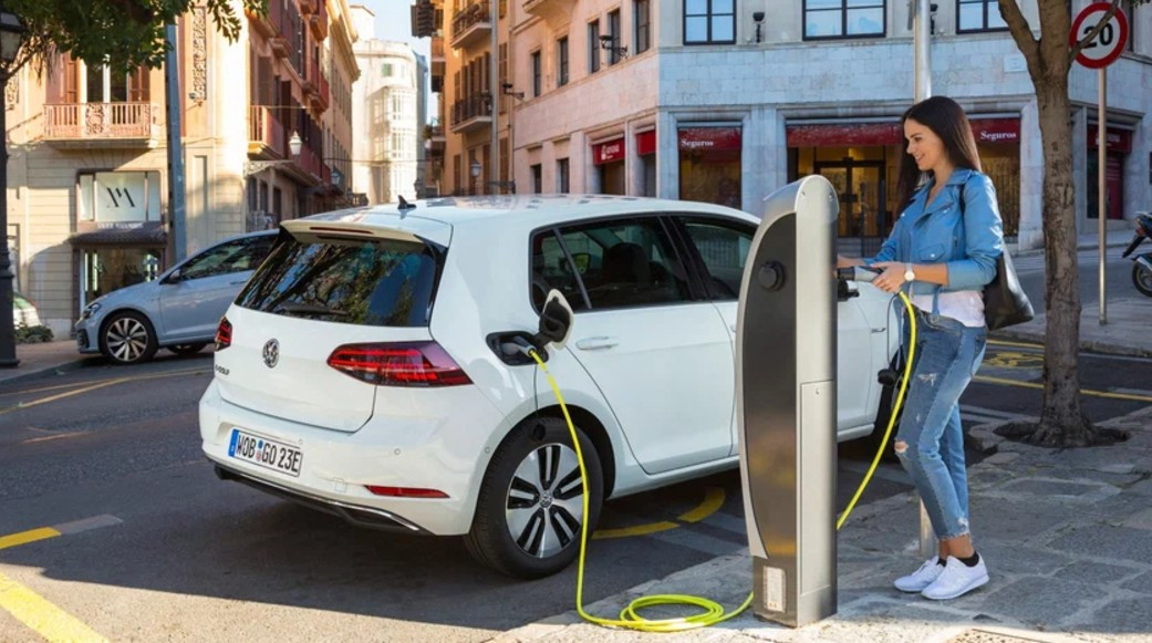 Новий Volkswagen Golf вийде 2029 року: він стане електромобілем