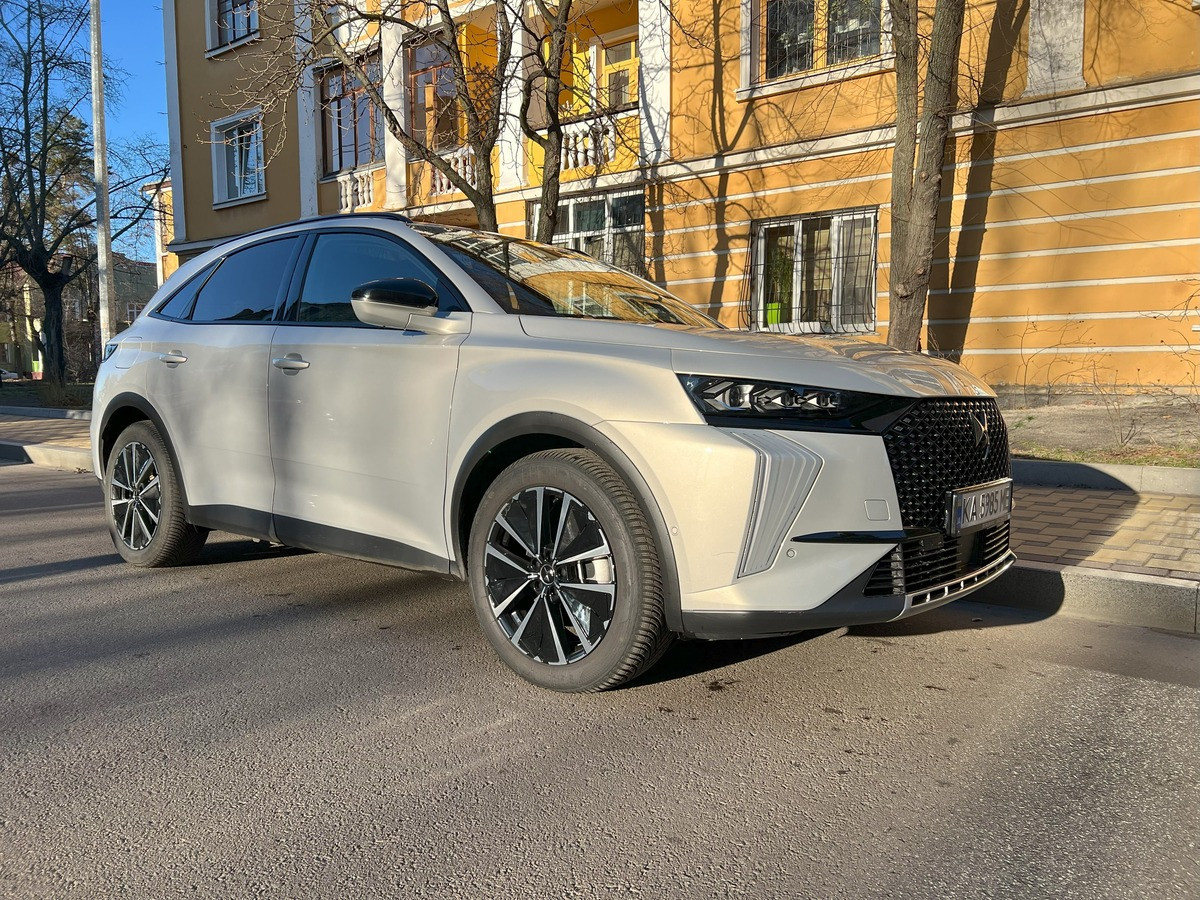 Майже електромобіль: тест-драйв плагін-гібриду DS7 E-Tense 4x4