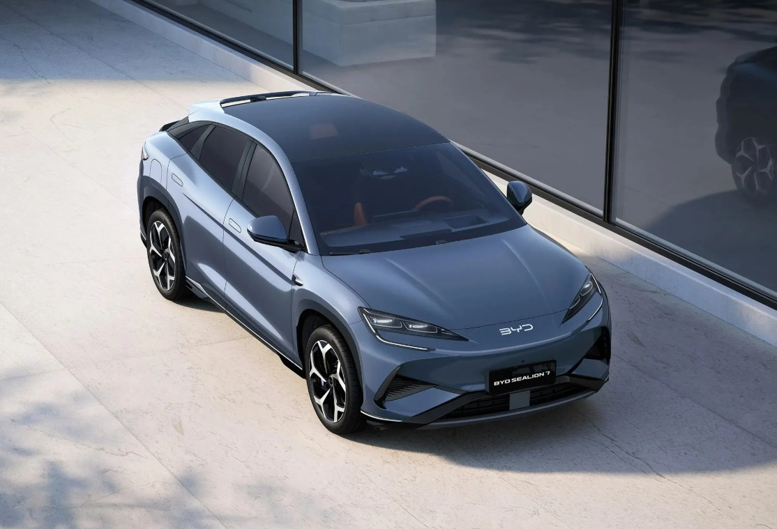 Перші електромобілі BYD з твердотілими батареями з'являться у 2027 році