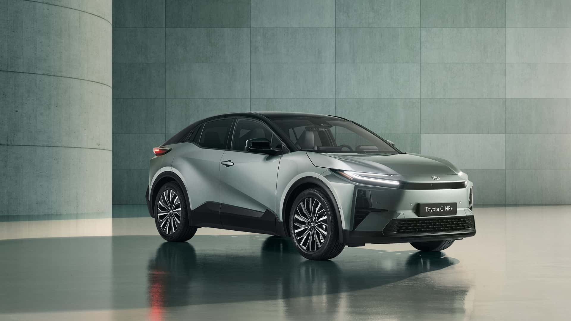Toyota представила новий електрокросовер для Європи зі знайомою назвою