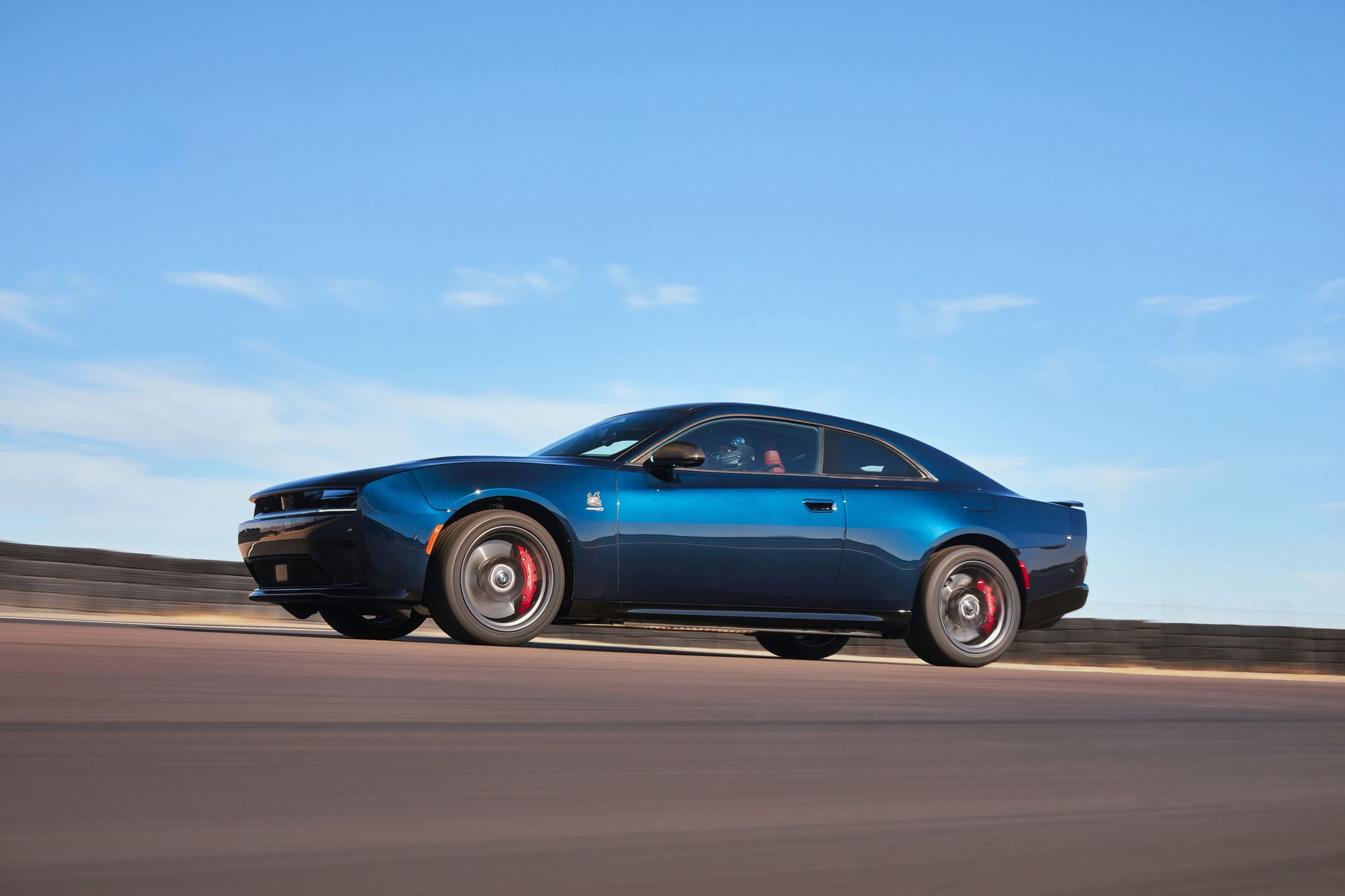 Електричний Dodge Charger втратить базову версію R/T через слабкі продажі