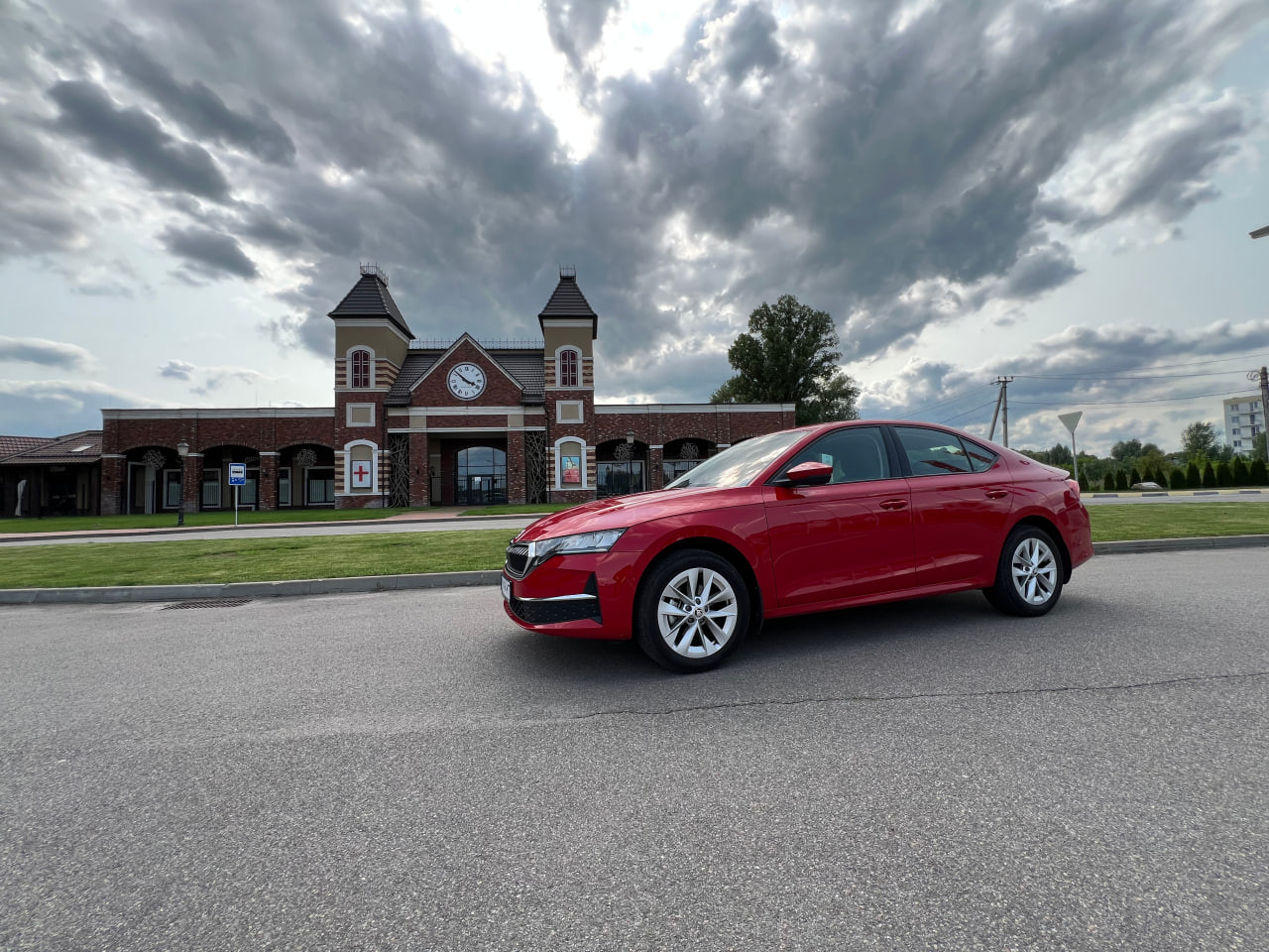 Skoda Octavia 1.5 TSI mHEV: ідеальна для тих, хто ще не «на дроті», але вже за екологію
