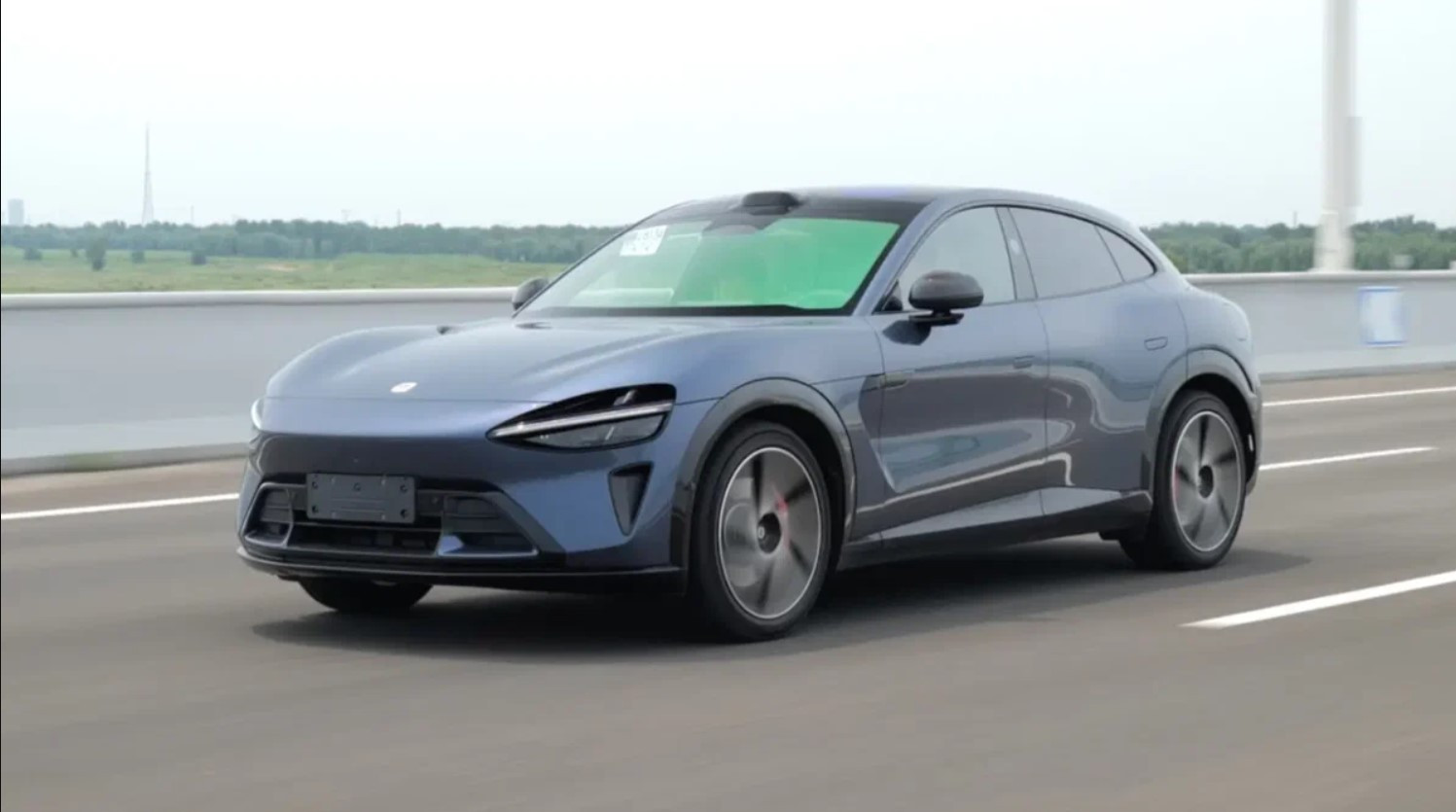 Реальний запас ходу Xiaomi YU7 виявився на 258 кілометрів менше від заявленого