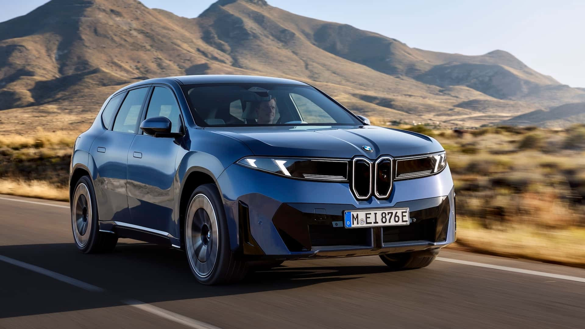 Представлено електричний кросовер BMW iX3: новий стиль, чотири «супермозки» та батарея на 805 кілометрів