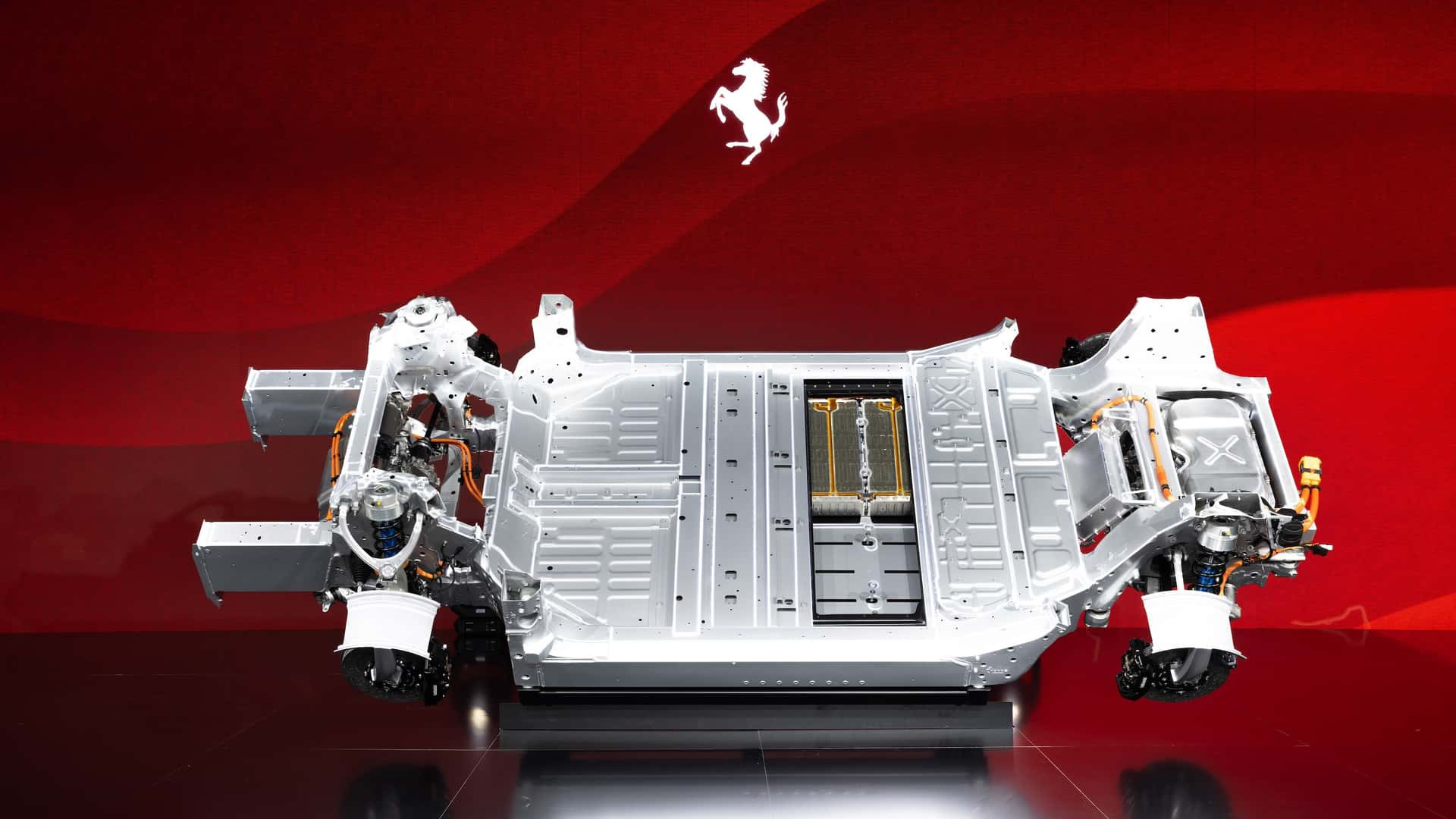 Перший електромобіль Ferrari Elettrica: понад 1000 к.с., 100 км/год за 2,5 секунди та інтрига з дизайном