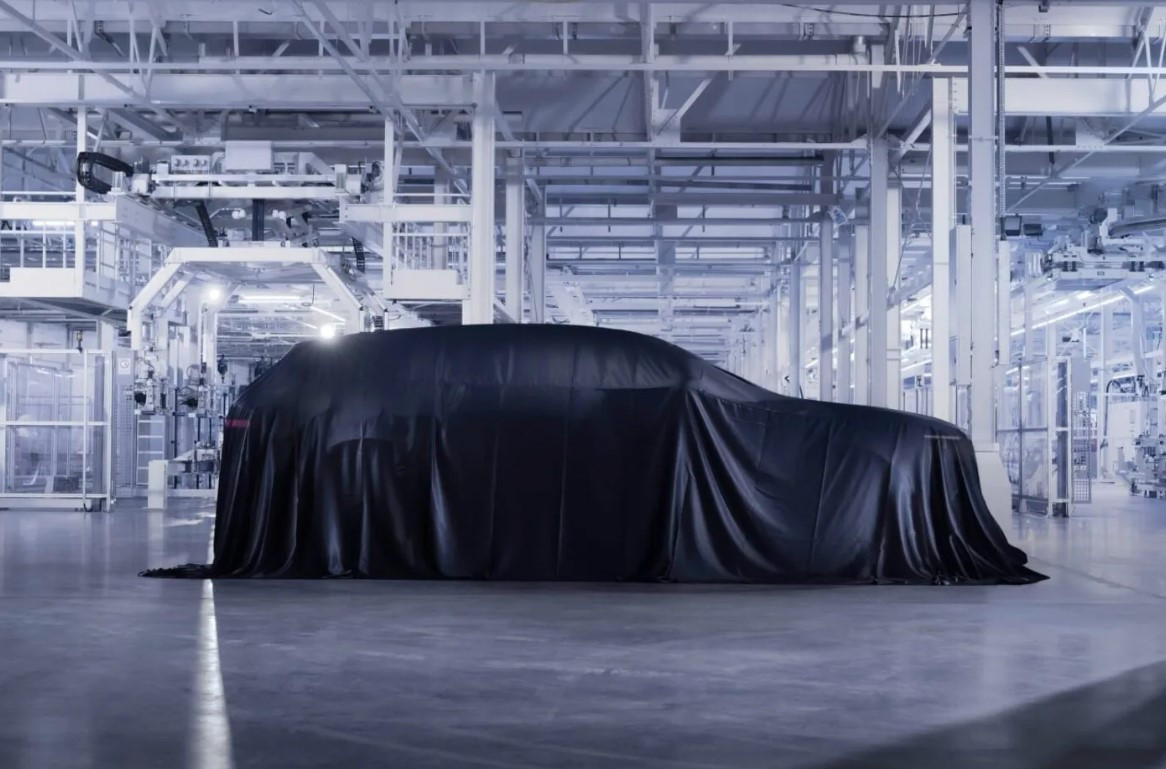 Bentley почала виробництво першого електрокросовера