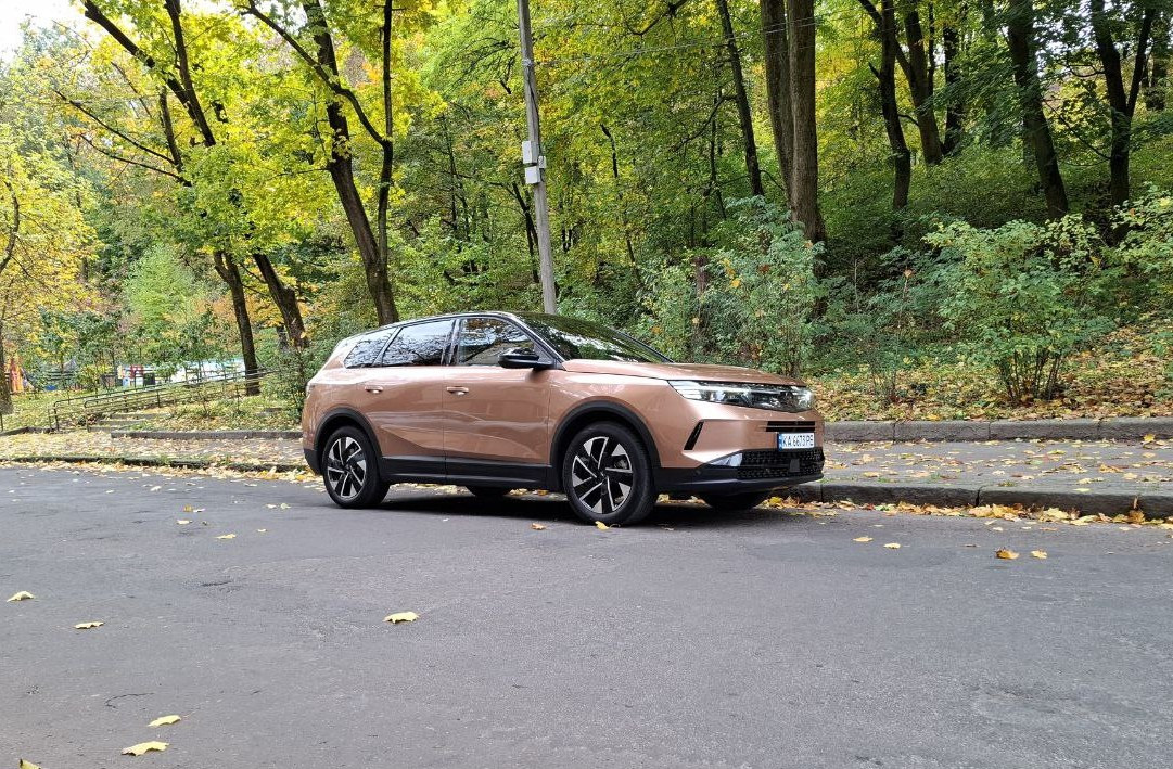 Тест-драйв Opel Grandland 2025 — кросовер з Рюссельсхайма, який виріс і заграв по-новому
