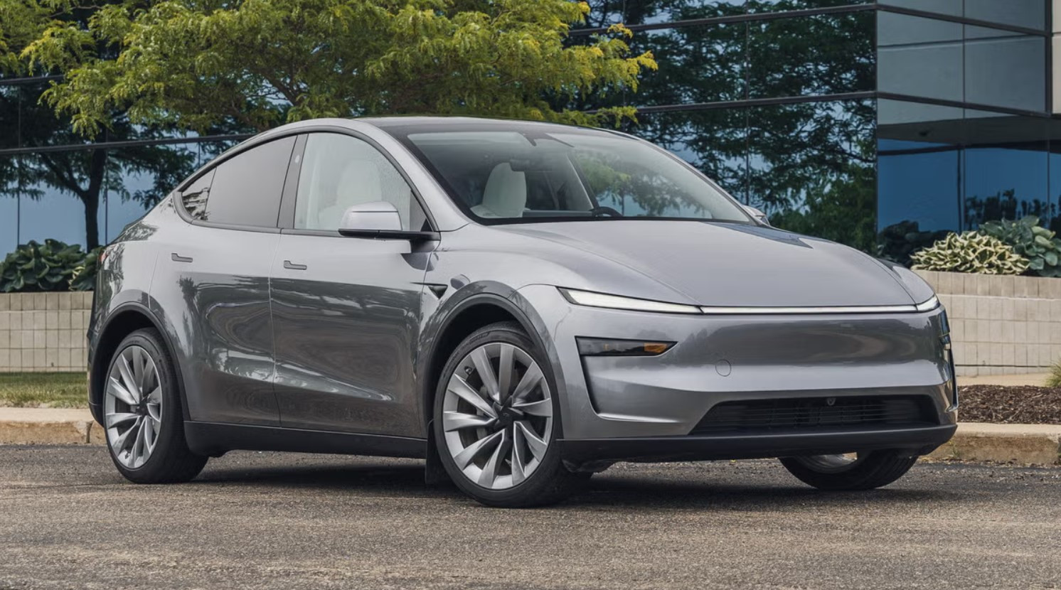 Названі найпопулярніші електромобілі у світі