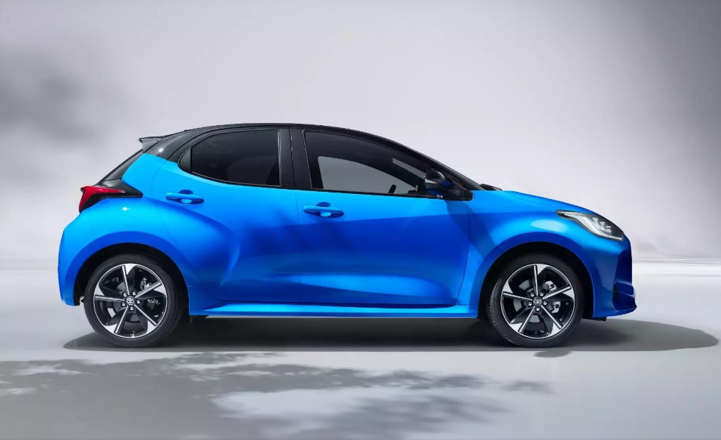Toyota Yaris в новому поколінні отримає електричну версію