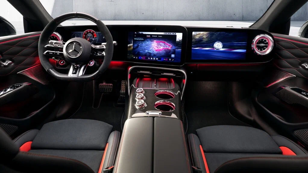 Mercedes-Benz показав інтер’єр нового електросуперкара AMG GT