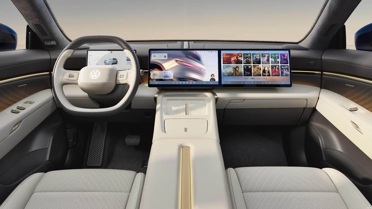 Великий електрокросовер Volkswagen ID. Unyx 08 отримав три дисплеї в салоні