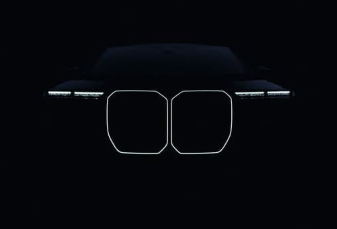 Оновлений BMW i7: перше фото