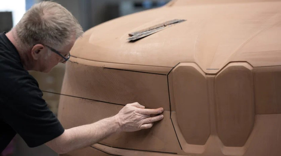 BMW хоче довести продажі електромобілів до рівня машин із ДВЗ