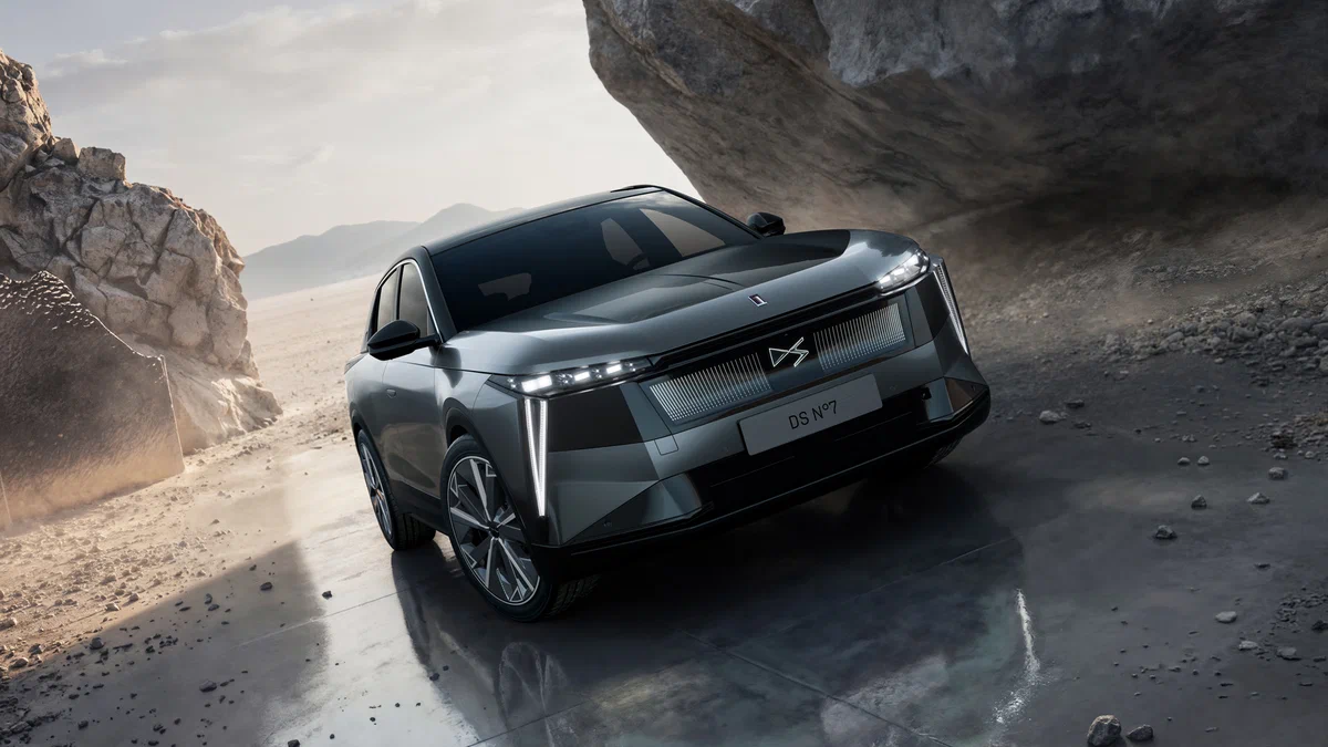 Марка DS оновила і перейменувала свій найпопулярніший кросовер 7