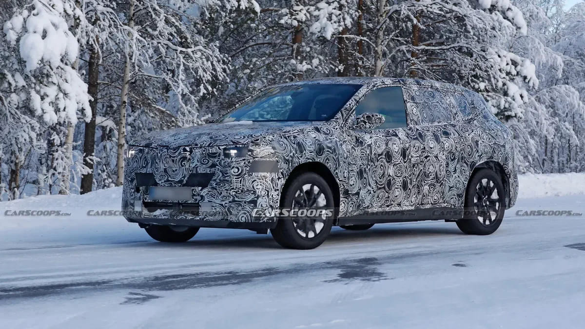 Найменший електрокросовер BMW вперше помітили на тестах