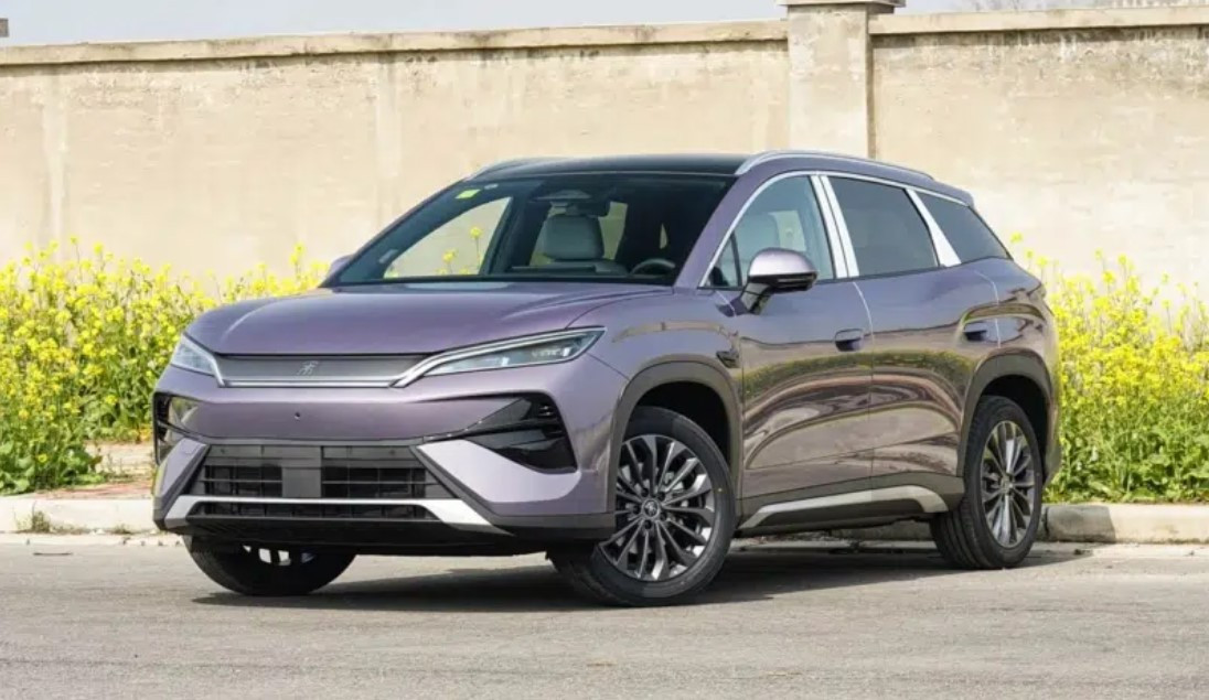 BYD представила кросовер Song Ultra, який заряджається зі швидкістю заправки на АЗС