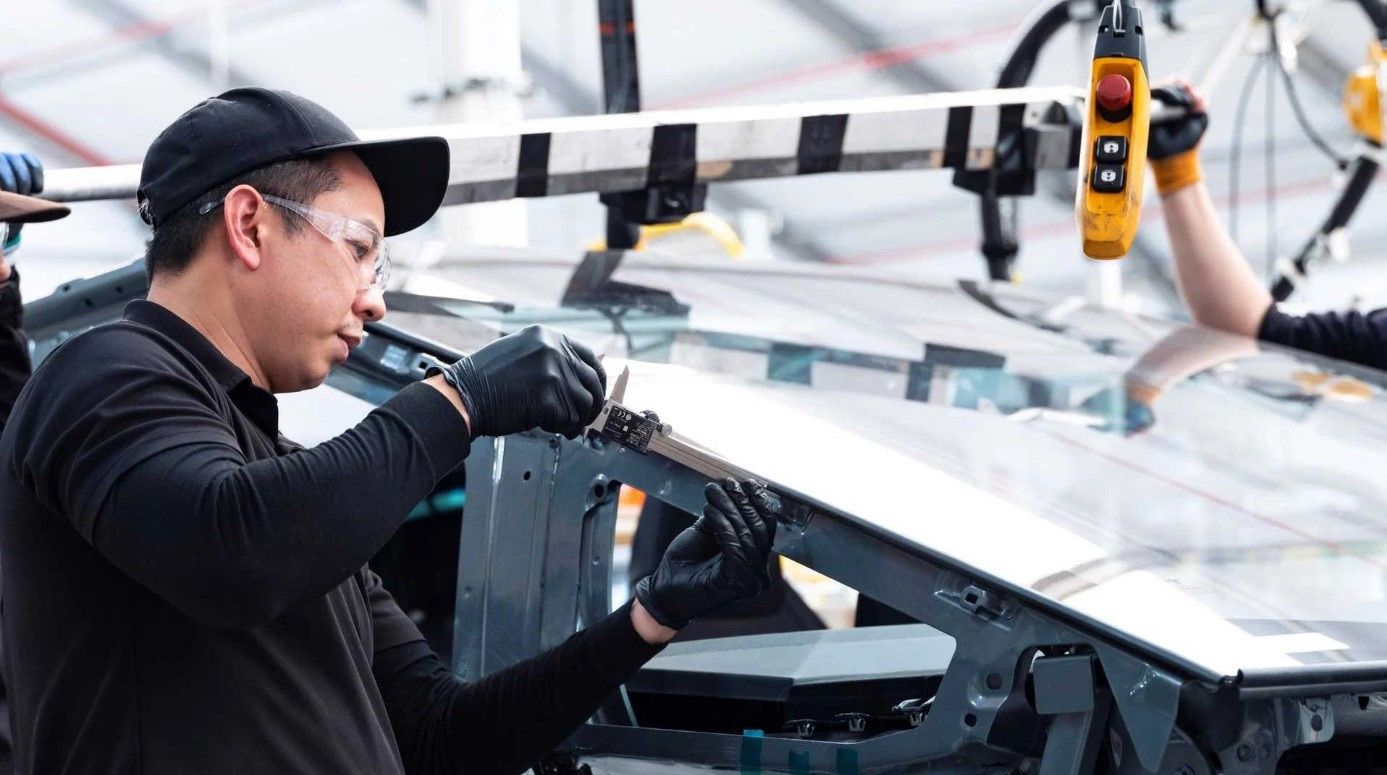 Голова Tesla анонсував загадкову новинку