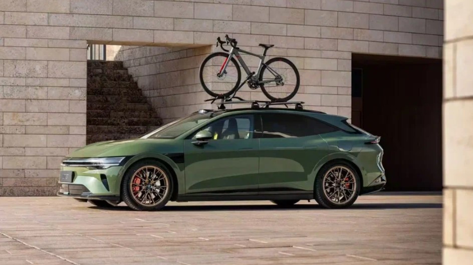 Електромобіль Zeekr 007 подешевшав у Китаї після оновлення