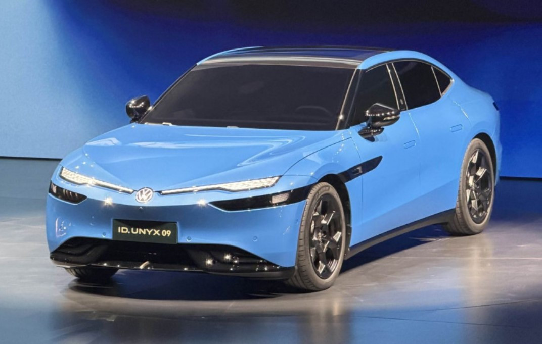 Volkswagen показав електричний седан ID. Unyx 09