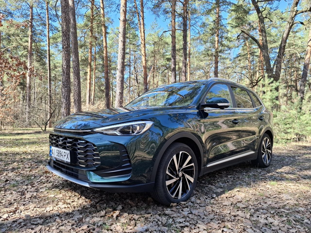 Не такий вже й електричний: тест-драйв MG ZS HEV+