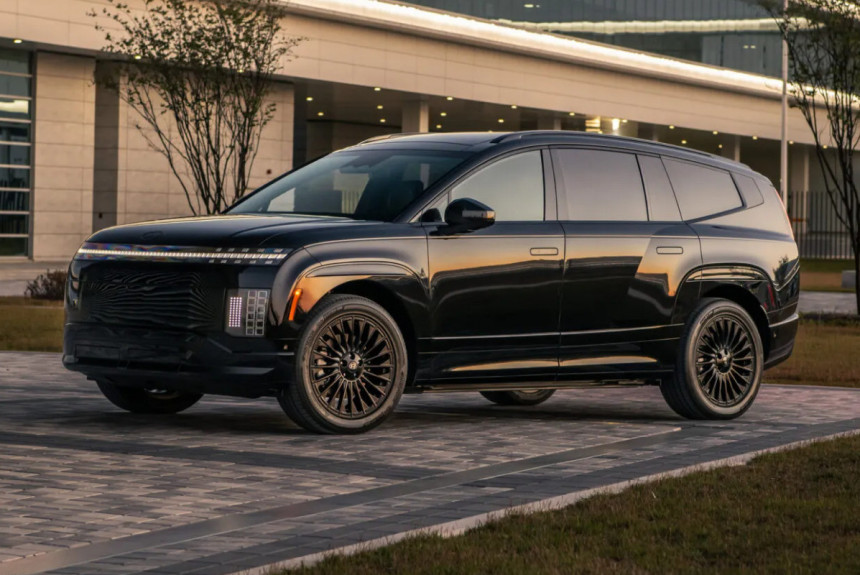 Hyundai Ioniq 9 отримав «чорну» спецверсію Black Ink