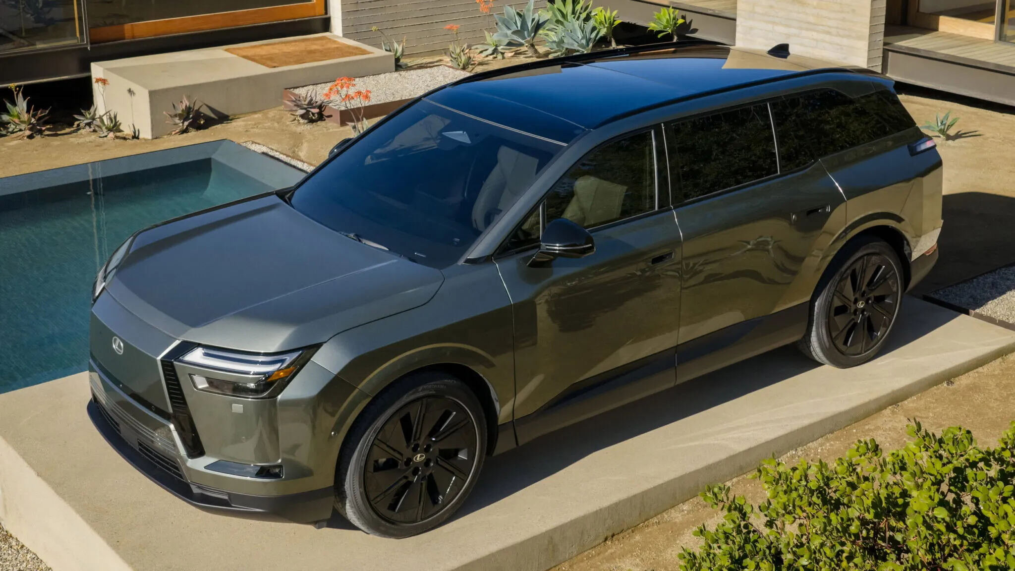Lexus представив великий електричний кросовер TZ для глобального ринку