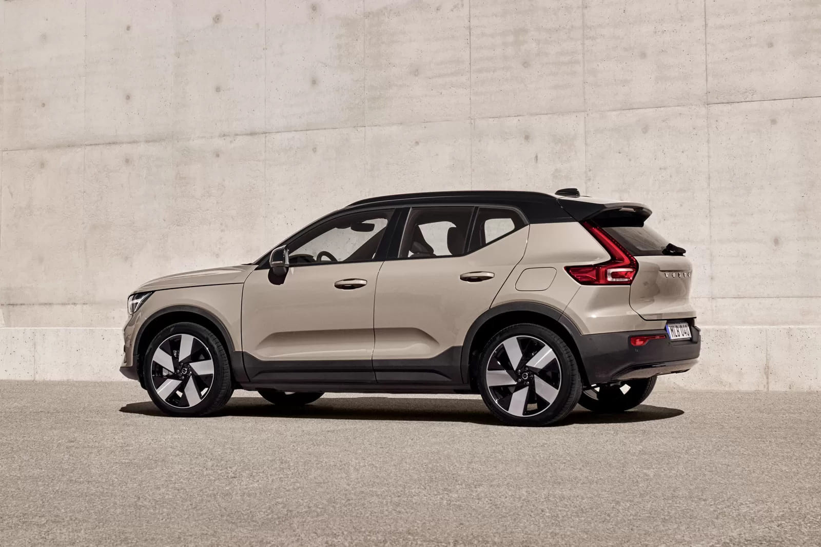 Volvo готує кросовер EX40 нового покоління: модель може перейти на платформу EX60