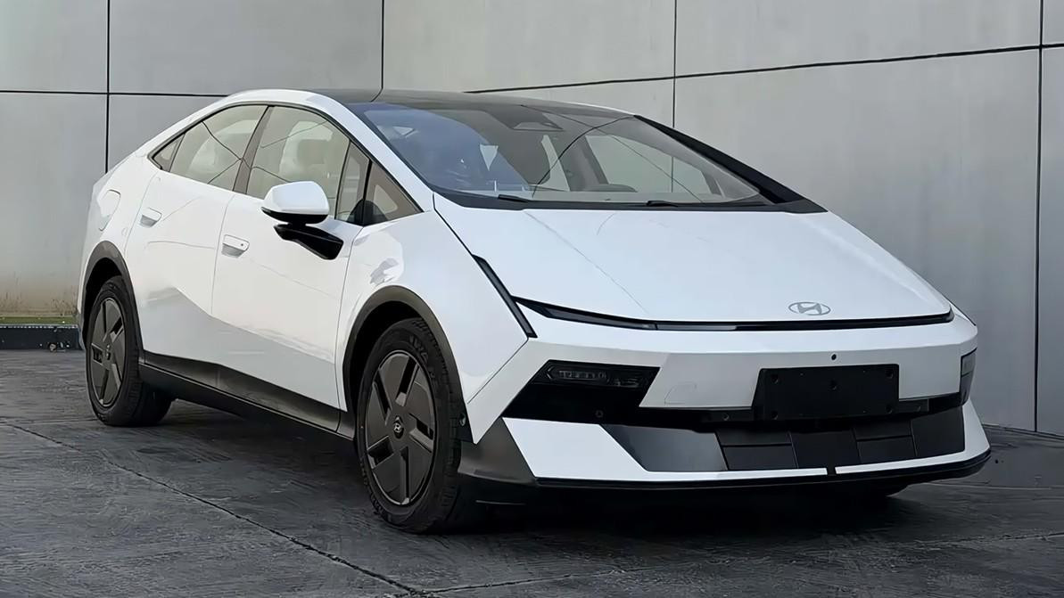 Hyundai розкрила характеристики нового електромобіля Ioniq V