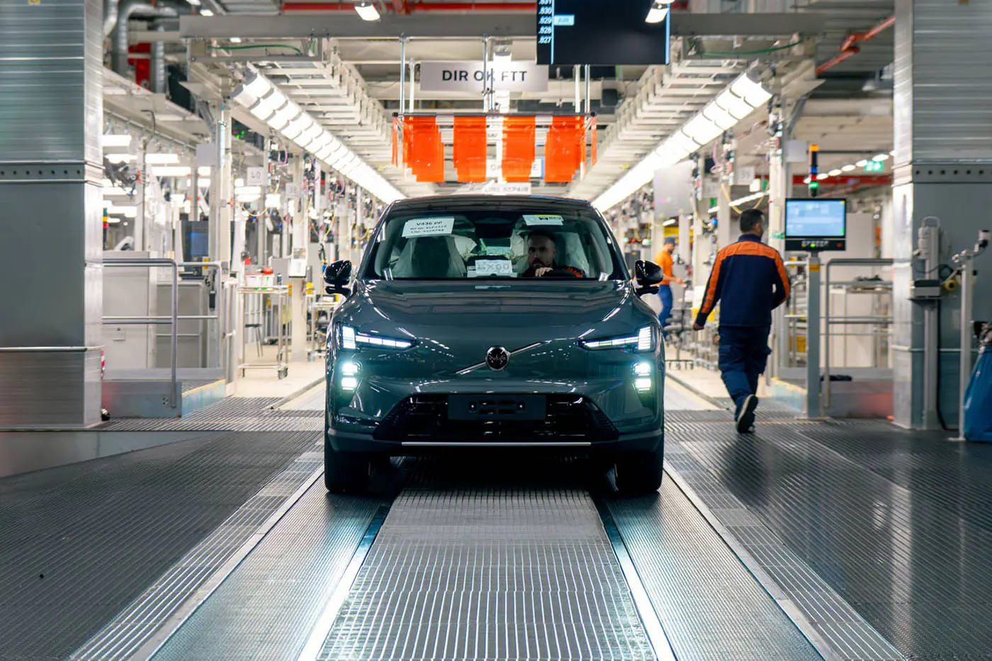 Volvo повністю відмовилася від власної розробки ДВЗ і зосередилась на електромобілях