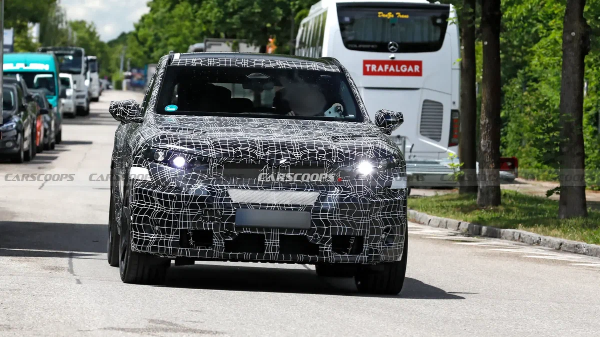 BMW вивела на випробування електричний X5 M