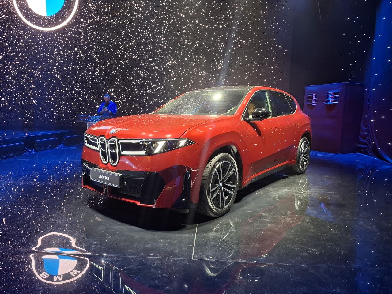 BMW iX3 Neue Klasse дебютував в Україні: до 805 км запасу ходу та 469 к.с.
