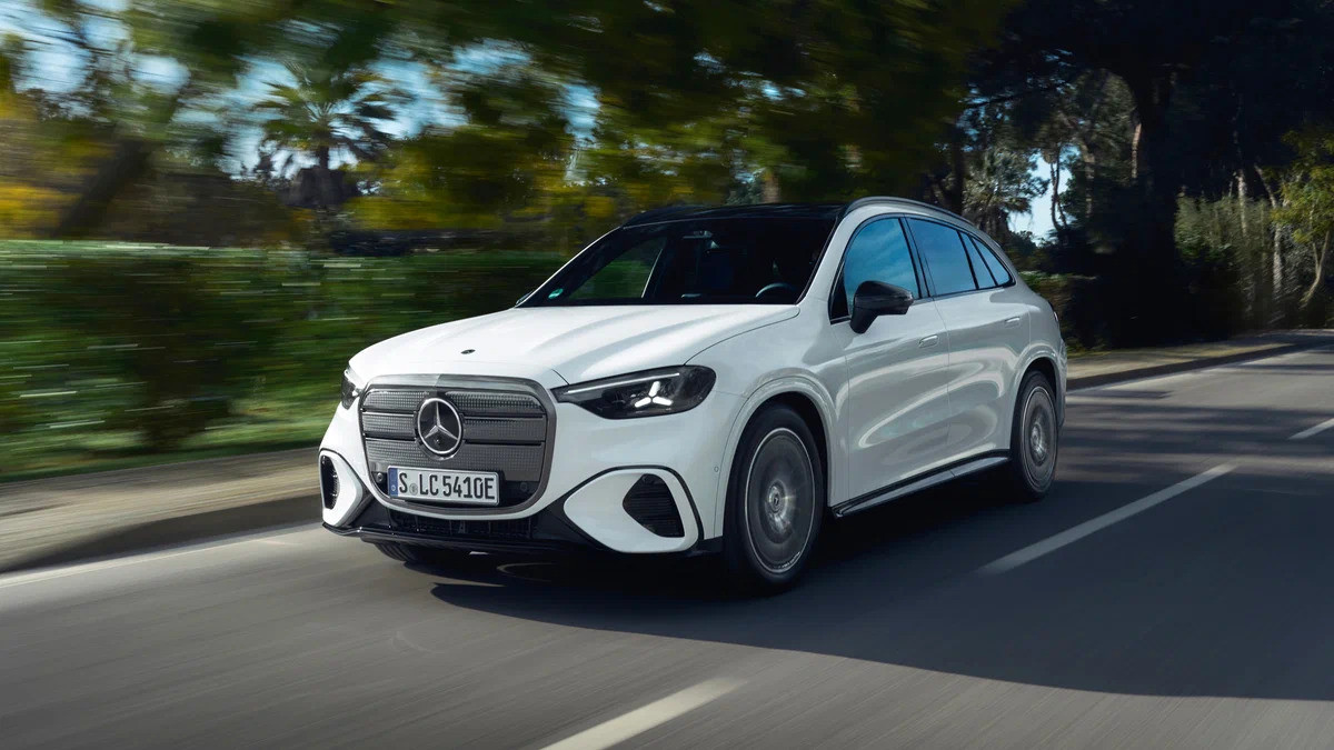 У електричного Mercedes-Benz GLC EQ з’явилися доступніші версії