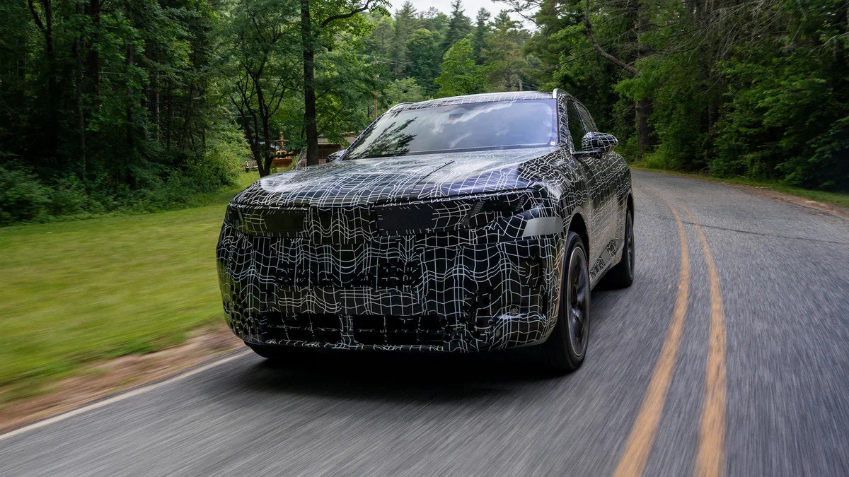 Новий BMW iX5 отримає найбільшу батарею в історії електрокарів BMW