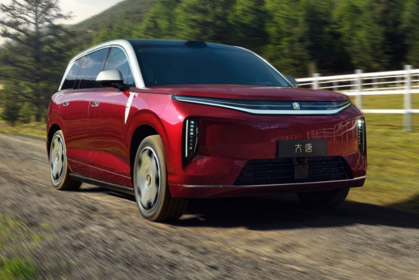 Флагманський кросовер BYD Great Tang офіційно вийшов на ринок