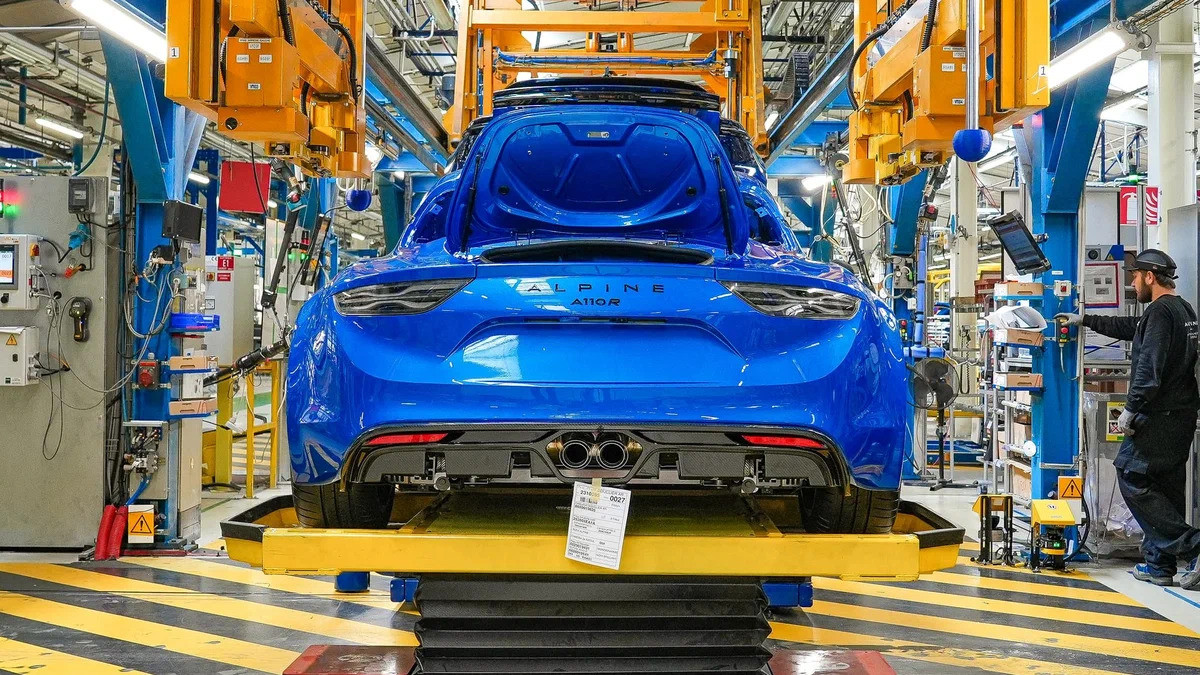 Французька Alpine зібрала свій останній бензиновий автомобіль