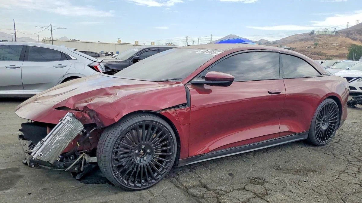 Кастомне купе Lucid Шакіла О’Ніла виявили на авторозбірці