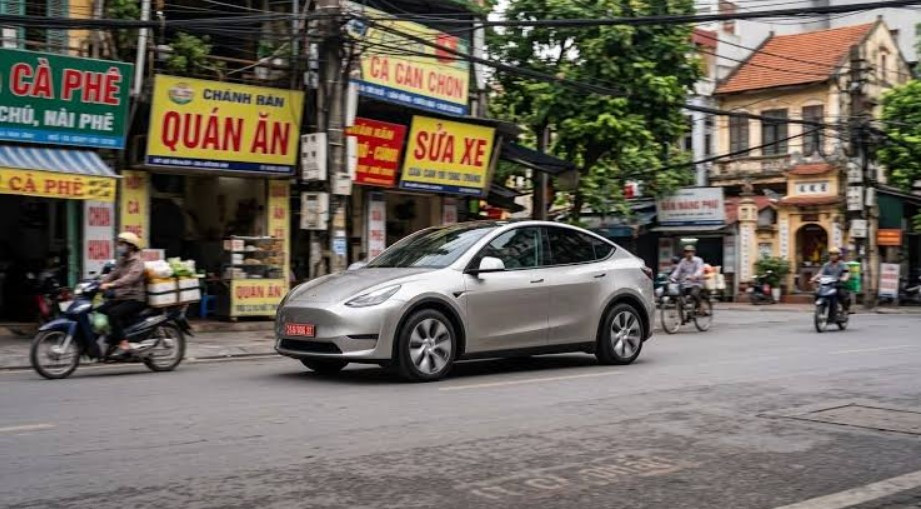 Tesla зареєструвала філію ще в одній країні